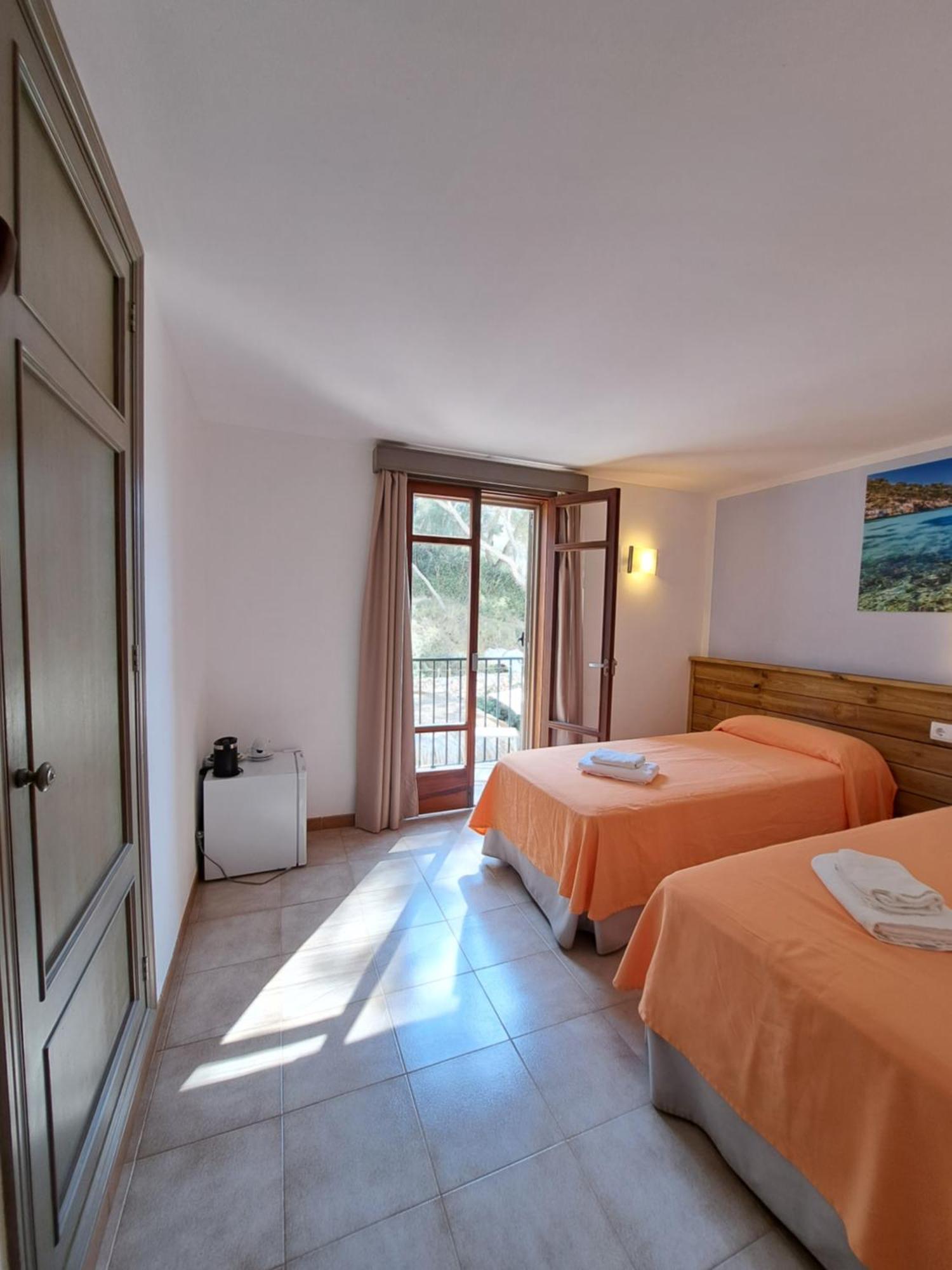 Hostal Playa Santanyí Eksteriør bilde